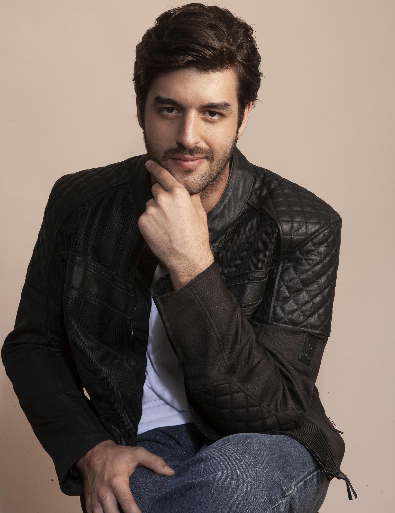 Deco Almeida