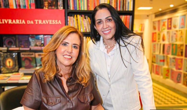 Ylana e a CEO da Editora Leader, Andreia Roma