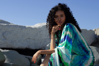 Kristina Menissov (Photographer Valeria Solar - Kimono Anna Gupta Resort)