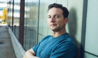Elliot Latner (Kevin Scanlon)